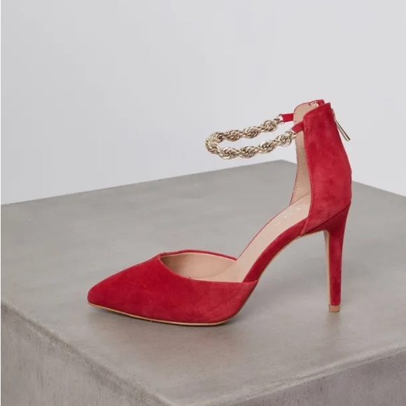 NWOT BCBGeneration Heels with Gold Chain Detail - Picture 3 of 12